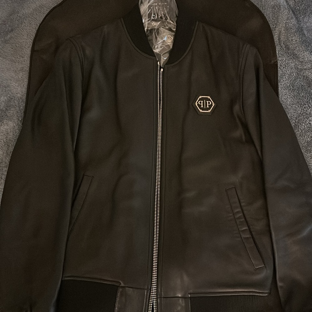 Leather jacket - Picture 3 of 6